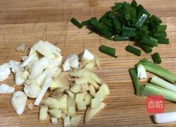 白菜炒肉的做法图解3