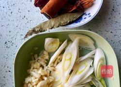 大盘鸡焖花卷的做法图解5