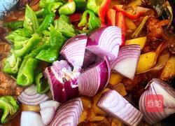 大盘鸡焖花卷的做法图解8