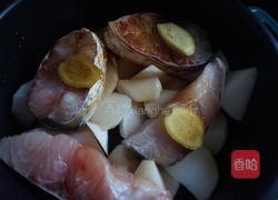  萝卜炖青鱼的做法图解6