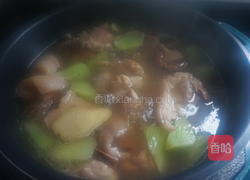 莴笋香菇蹄髈汤的做法图解12