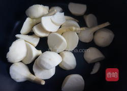 茨菇烧肉的做法图解2