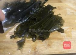 青菜海带小米粥的做法图解1