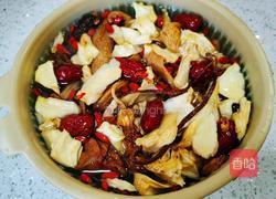 七彩菌煲鸡汤的做法图解4