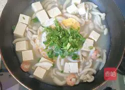 Three Fresh Mushroom Soup Recipe Illustration 9