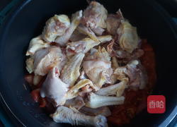 不加一滴水の番茄鸡的做法图解5