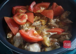 不加一滴水の番茄鸡的做法图解9