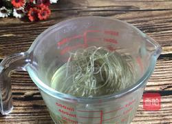 白菜炖粉条的做法图解1