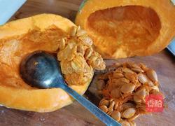 焖银板栗南瓜的做法图解2