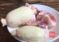 红烧肉炖莲藕的做法图解1