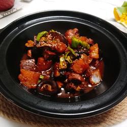 酱香鸡腿香菇焖土豆的做法[图]