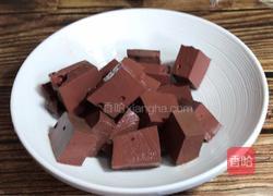 莴笋炖猪血的做法图解2