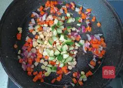 Illustration of making multigrain fried rice 5