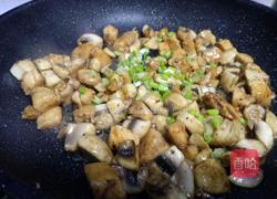 口蘑炒鸡胸肉的做法图解11