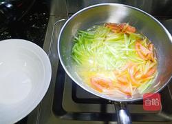 莴笋西红柿鸡蛋汤的做法图解5