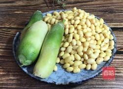 萝卜炖黄豆的做法图解1