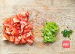 西红柿鸡蛋尖椒汤面的做法图解3