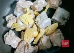 Carrot, Corn and Spare Ribs Soup Recipe Illustration 5