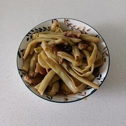 一锅出 土豆炖豆角烀饼的做法[图]