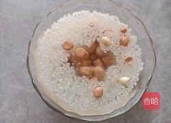 黑米花生粥的做法图解2