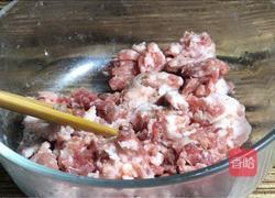 汆烫圆子的做法图解1