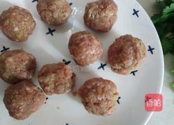 肉丸芽白粉丝汤的做法图解3