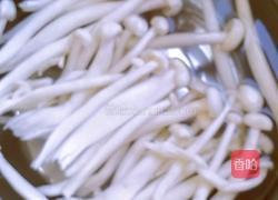 海鲜菇炒小白菜的做法图解3