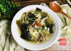 Illustration of how to make wolfberry and kelp egg soup 8