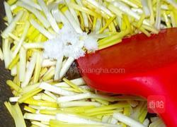 蒜黄炒鱿鱼须的做法图解11