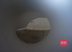  莴笋叶蚕豆焖饭的做法图解2