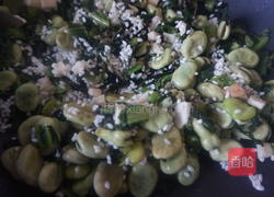  莴笋叶蚕豆焖饭的做法图解6