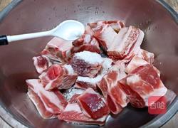 话梅栗子烧小排的做法图解3