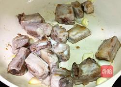 话梅栗子烧小排的做法图解8