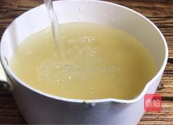 莴笋叶小米粥的做法图解2