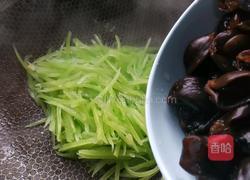 莴笋木耳鸡蛋干的做法图解6