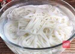 鸡蛋汤米线的做法图解1
