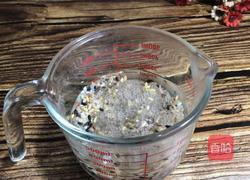 莲藕杂粮粥的做法图解1