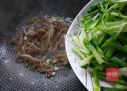 芹菜牛百叶的做法图解7