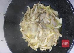 辣椒炒平菇的做法图解3