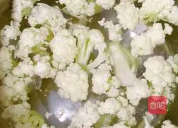 Illustration of how to make garlic cauliflower 2