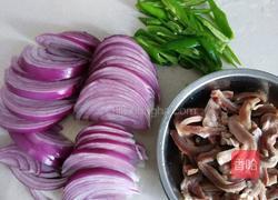 猪肚炒洋葱的做法图解2