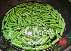 豇豆炒肉片的做法图解6