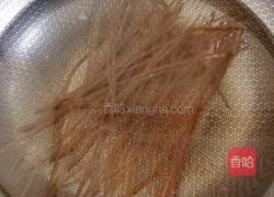 山药粉丝胡萝卜炒甘蓝的做法图解3