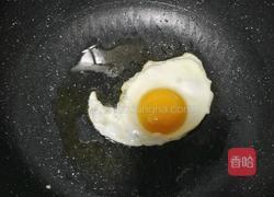 虾仁鸡蛋青菜面的做法图解2