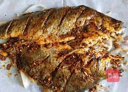 蒜香烤鲈鱼的做法图解11