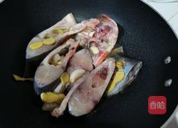 煎焖红鲳鱼的做法图解4