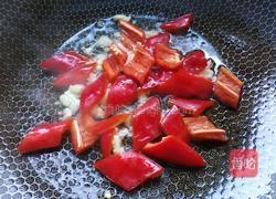 猪皮炒木耳的做法图解5