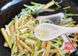 蒜黄炒豆腐的做法图解9