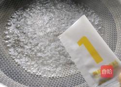 番茄烩肉酱意面的做法图解2