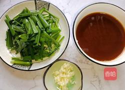 豆腐猪血烧韭菜的做法图解2